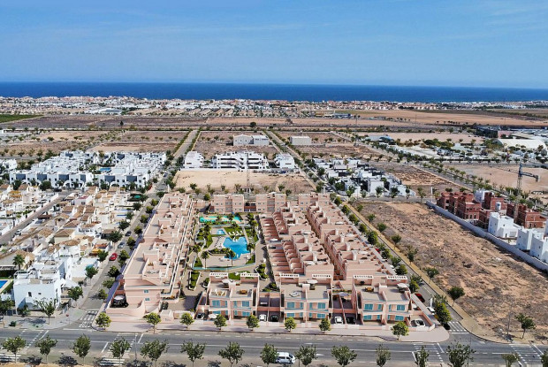 Image No.16-3 Bed Townhouse for sale