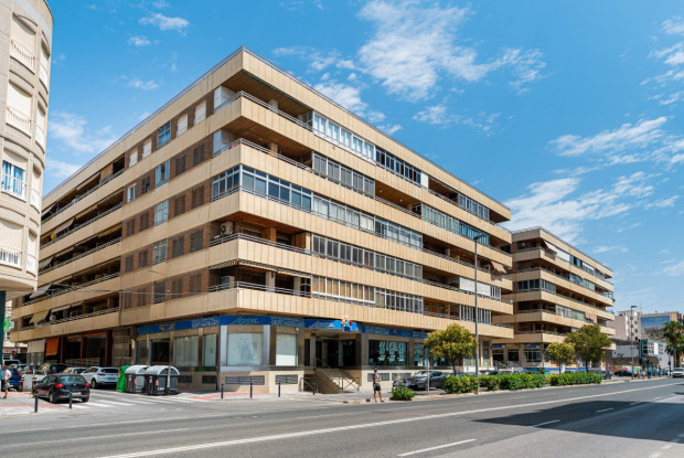 Image No.1-3 Bed Apartment for sale