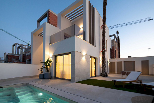 Image No.10-3 Bed Chalet for sale