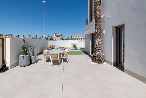 Image No.17-3 Bed Chalet for sale