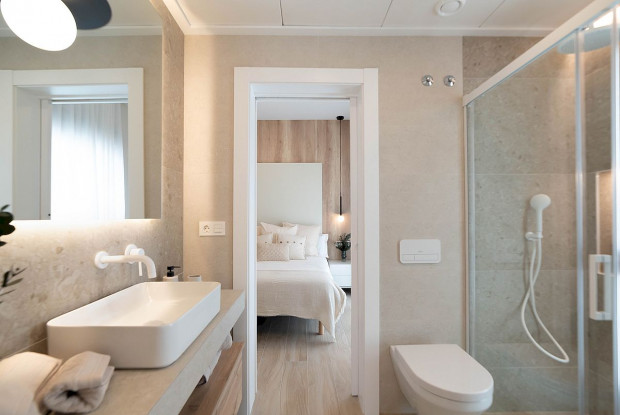 Image No.22-3 Bed Chalet for sale