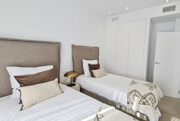 Image No.18-3 Bed Chalet for sale