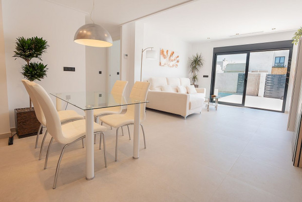 Image No.7-3 Bed Chalet for sale