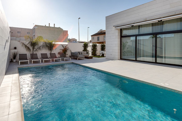 Image No.1-3 Bed Villa for sale