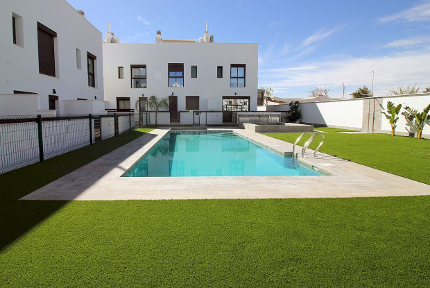 Image No.11-4 Bed Chalet for sale