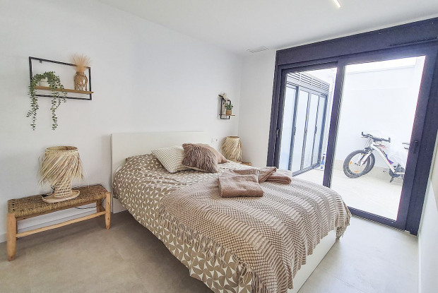 Image No.4-3 Bed Chalet for sale