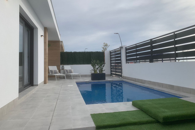 Image No.10-3 Bed Chalet for sale