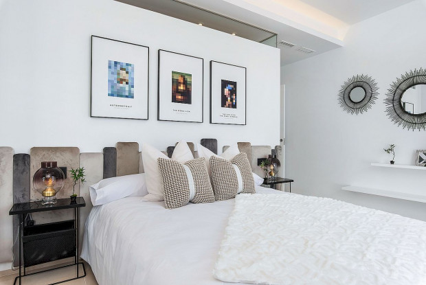 Image No.5-3 Bed Chalet for sale