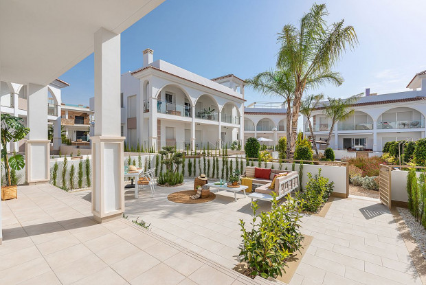 Image No.10-3 Bed Townhouse for sale