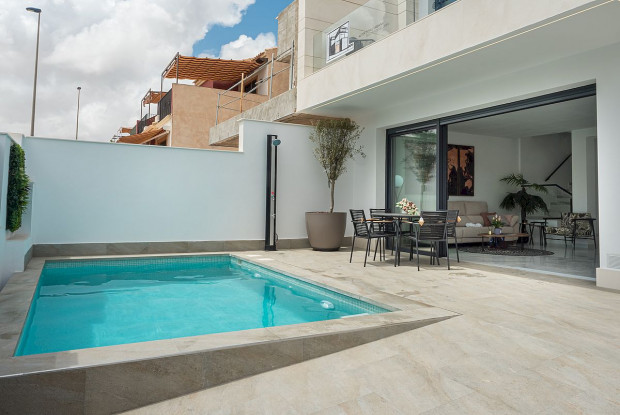 Image No.15-3 Bed Chalet for sale