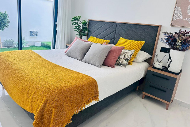 Image No.4-3 Bed Chalet for sale