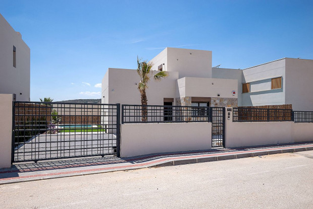Image No.2-3 Bed Villa for sale