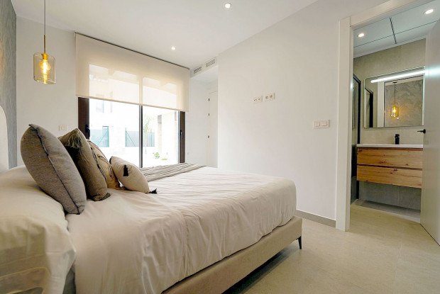 Image No.5-3 Bed Chalet for sale