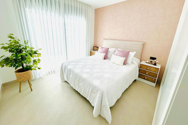 Image No.5-3 Bed Chalet for sale