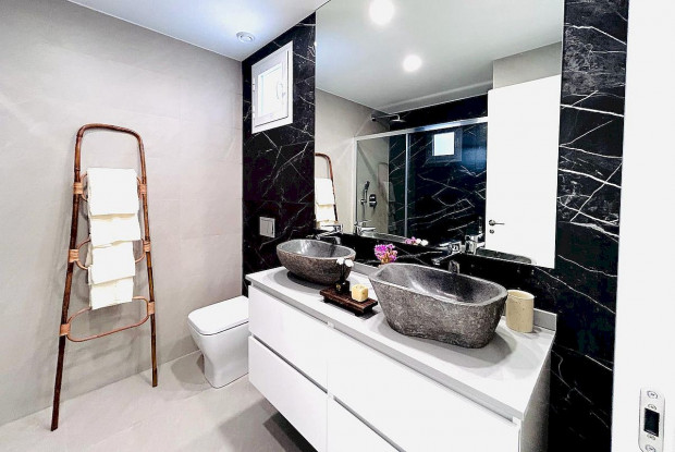 Image No.6-3 Bed Chalet for sale