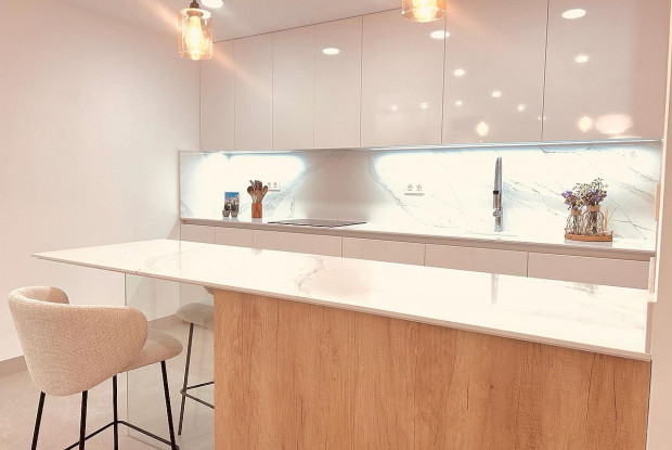 Image No.8-3 Bed Chalet for sale