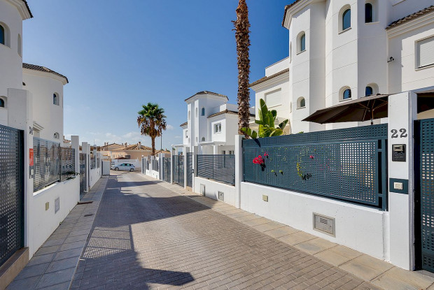 Image No.15-3 Bed Villa for sale