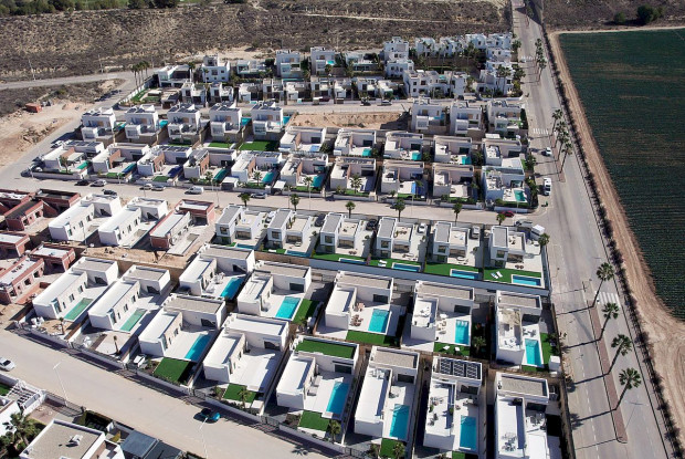 Image No.17-3 Bed Villa for sale