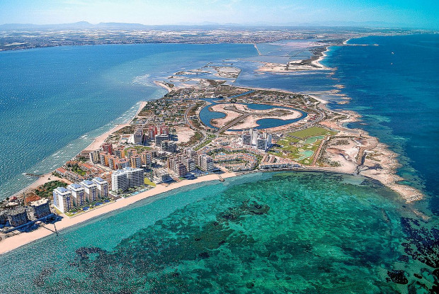 Image No.25-3 Bed Apartment for sale