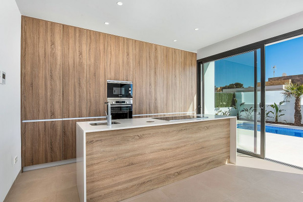 Image No.18-3 Bed Villa for sale