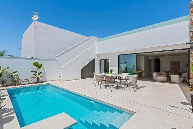 Image No.10-3 Bed Villa for sale