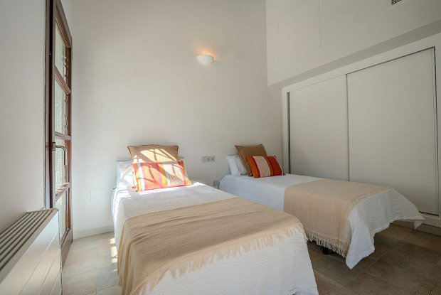 Image No.4-3 Bed Chalet for sale