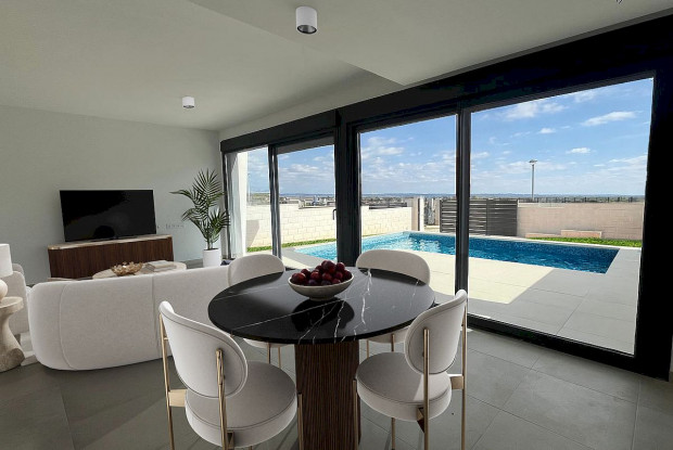 Image No.8-4 Bed Chalet for sale