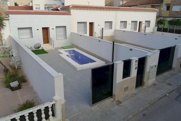 Image No.2-3 Bed Chalet for sale