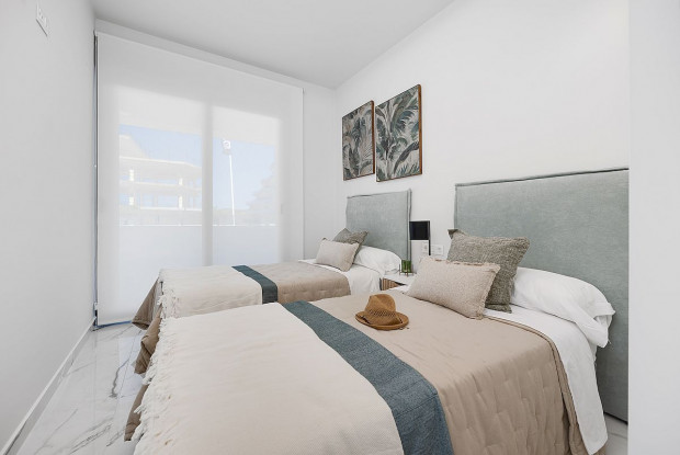 Image No.4-2 Bed Property for sale