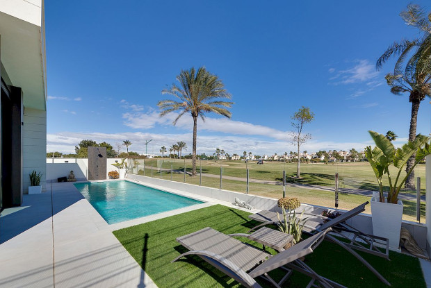 Image No.10-3 Bed Villa for sale