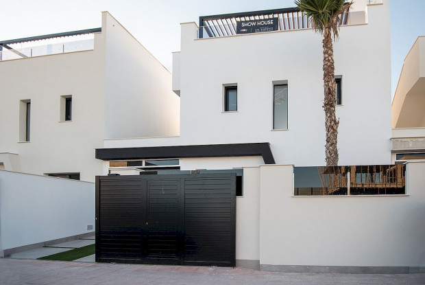 Image No.2-3 Bed Chalet for sale