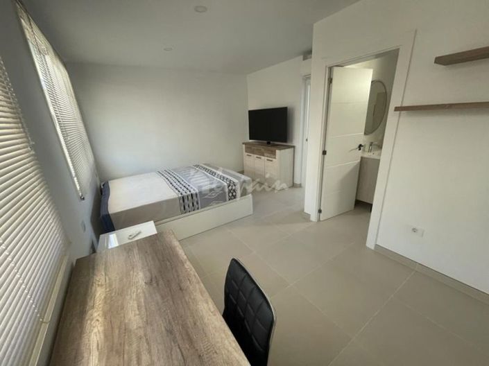 Image No.12-3 Bed Villa for sale