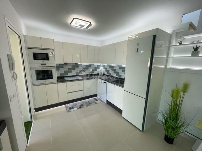 Image No.9-3 Bed Villa for sale