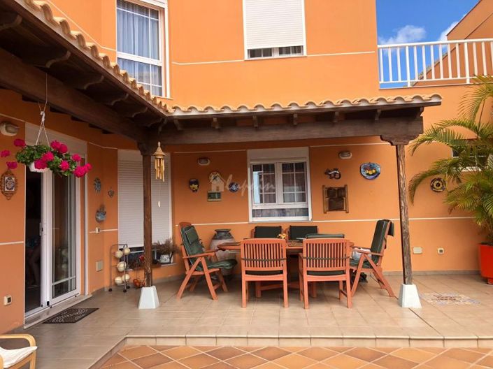 Image No.1-Maison de ville de 4 chambres à vendre à Los Cristianos