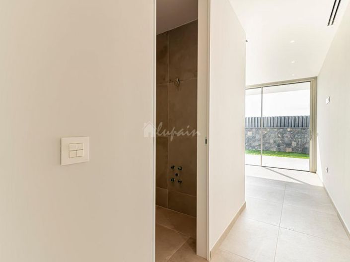 Image No.17-4 Bed Villa for sale