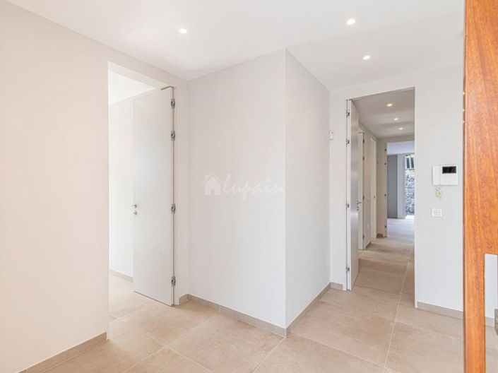 Image No.28-4 Bed Villa for sale