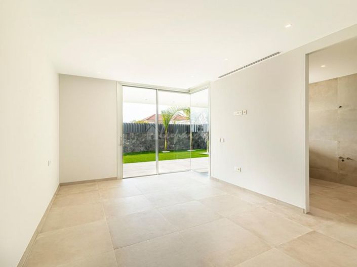 Image No.3-4 Bed Villa for sale