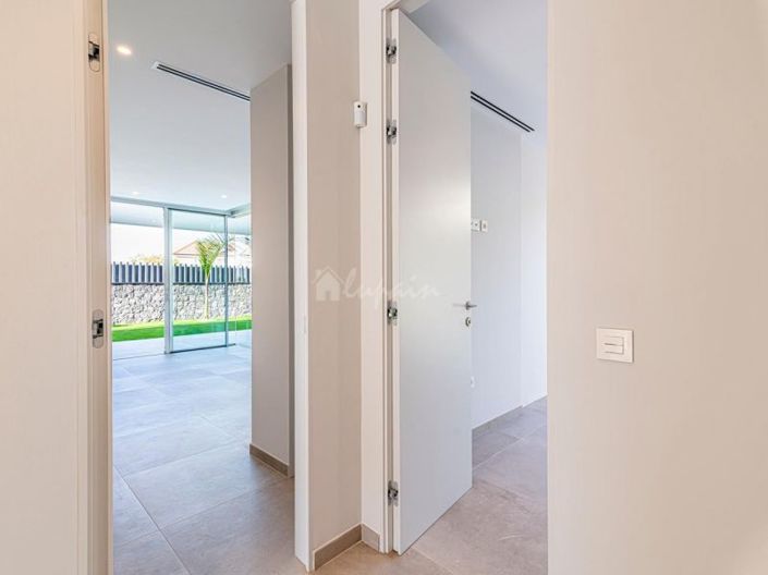 Image No.35-4 Bed Villa for sale