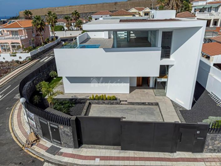 Image No.4-4 Bed Villa for sale