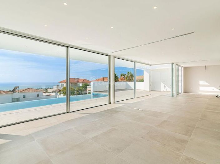 Image No.6-4 Bed Villa for sale