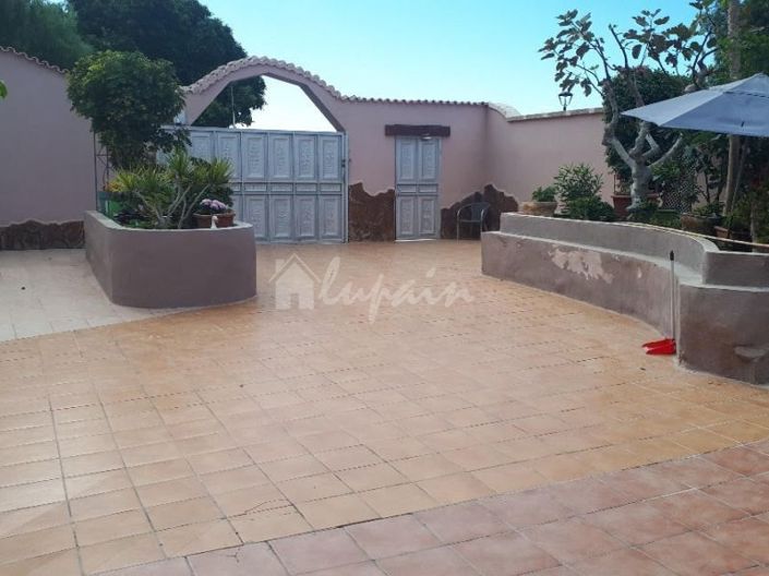 Image No.1-Villa de 6 chambres à vendre à Playa Paraiso