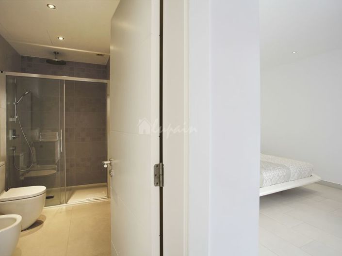 Image No.24-5 Bed Villa for sale