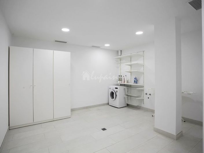 Image No.29-5 Bed Villa for sale