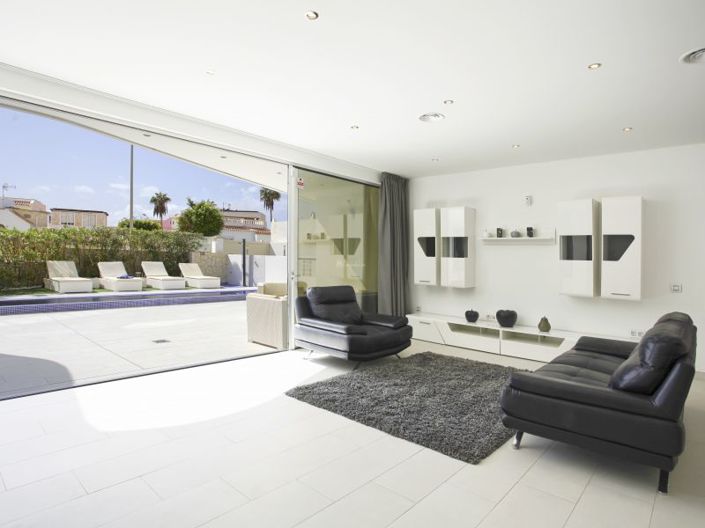 Image No.3-5 Bed Villa for sale