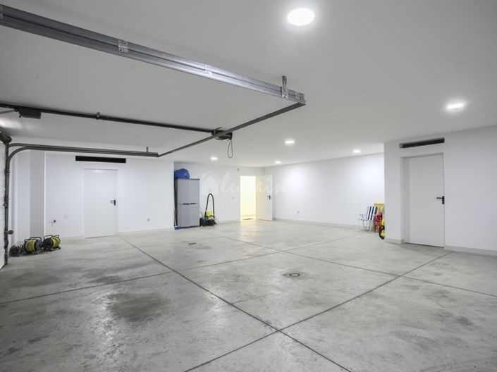 Image No.31-5 Bed Villa for sale