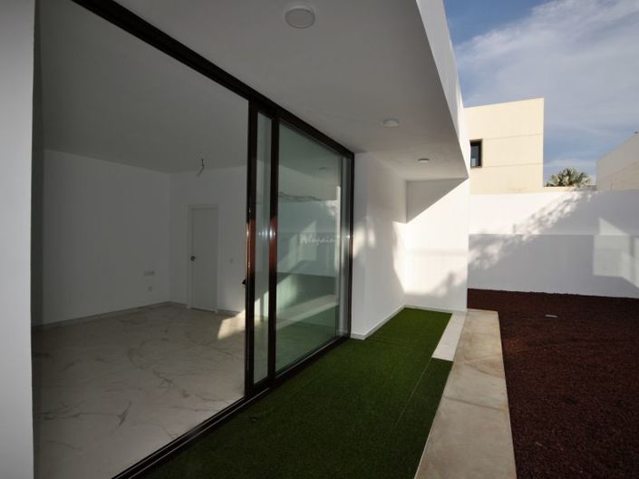 Image No.11-5 Bed Villa for sale