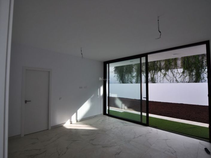 Image No.8-5 Bed Villa for sale