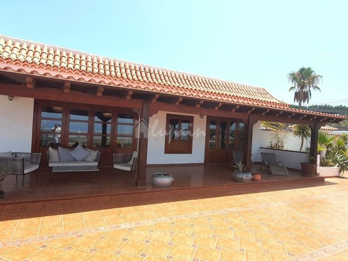 Image No.1-Villa de 3 chambres à vendre à Los Gigantes