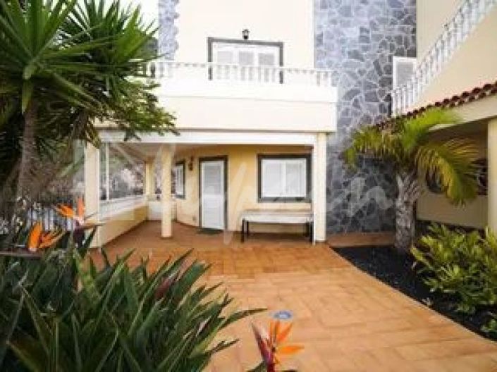 Image No.2-5 Bed Villa for sale