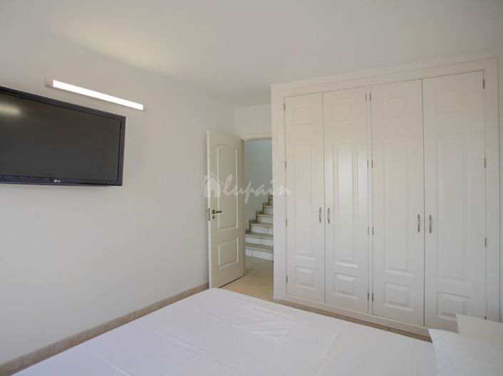 Image No.21-6 Bed Villa for sale